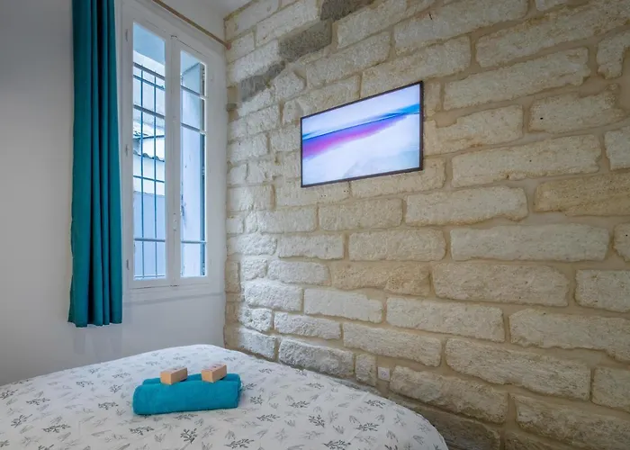 The Emerald - Spacious & Fully Equipped Apt * モンペリエ