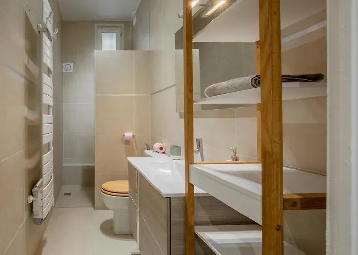 The Emerald - Spacious & Fully Equipped Apt アパート モンペリエ