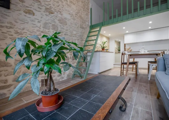 The Emerald - Spacious & Fully Equipped Apt モンペリエ